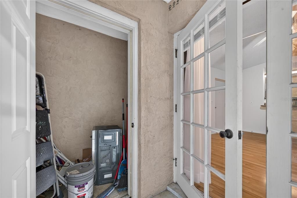 For Sale: $160,000 (2 beds, 2 baths, 1000 Square Feet)