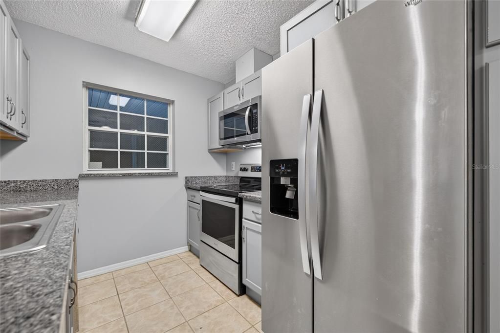For Sale: $160,000 (2 beds, 2 baths, 1000 Square Feet)