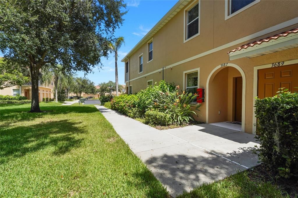 For Sale: $285,000 (3 beds, 2 baths, 1210 Square Feet)