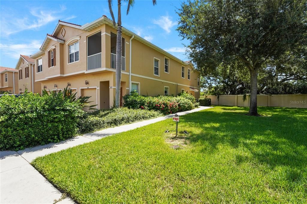 For Sale: $285,000 (3 beds, 2 baths, 1210 Square Feet)