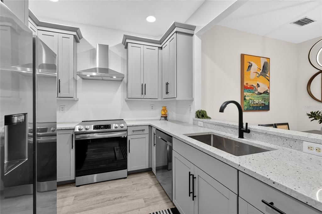 For Sale: $285,000 (3 beds, 2 baths, 1210 Square Feet)