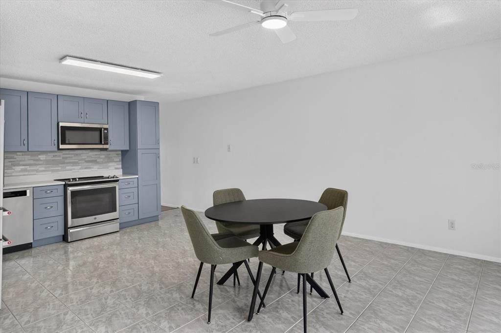 For Sale: $230,000 (2 beds, 2 baths, 1340 Square Feet)
