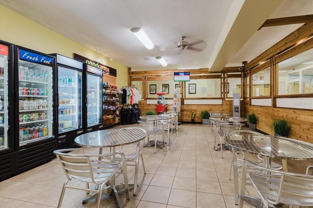 For Sale: $230,000 (2 beds, 2 baths, 1340 Square Feet)