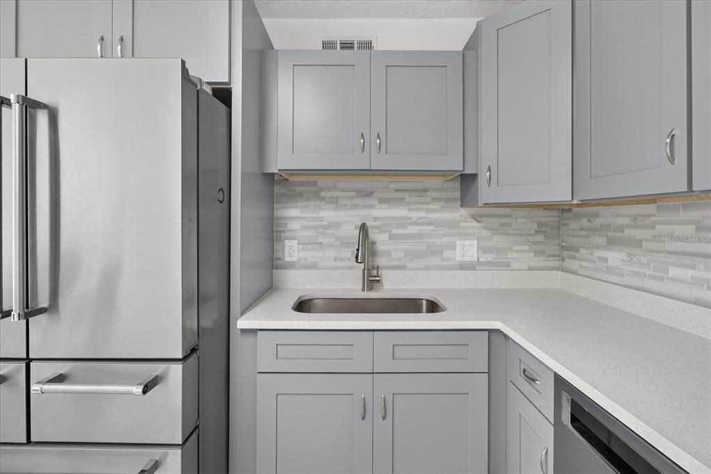 For Sale: $230,000 (2 beds, 2 baths, 1340 Square Feet)