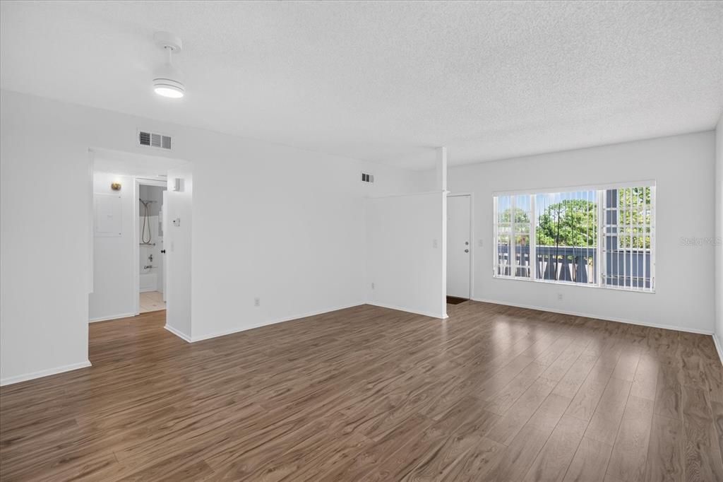 For Sale: $230,000 (2 beds, 2 baths, 1340 Square Feet)