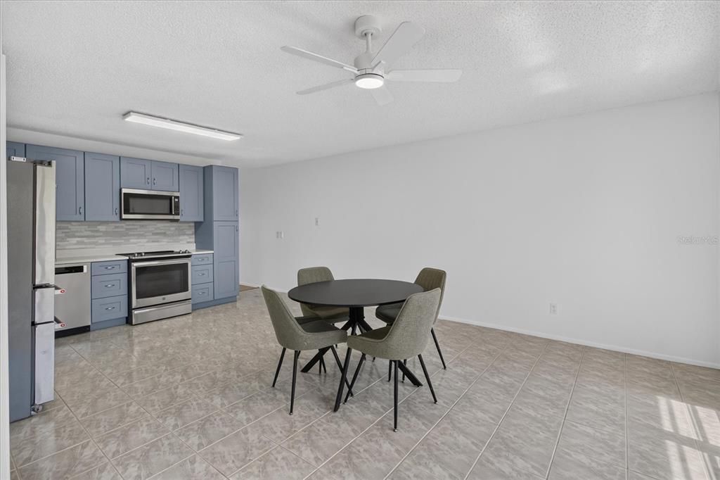 For Sale: $230,000 (2 beds, 2 baths, 1340 Square Feet)