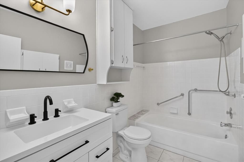 For Sale: $230,000 (2 beds, 2 baths, 1340 Square Feet)
