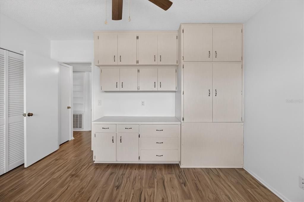 For Sale: $230,000 (2 beds, 2 baths, 1340 Square Feet)