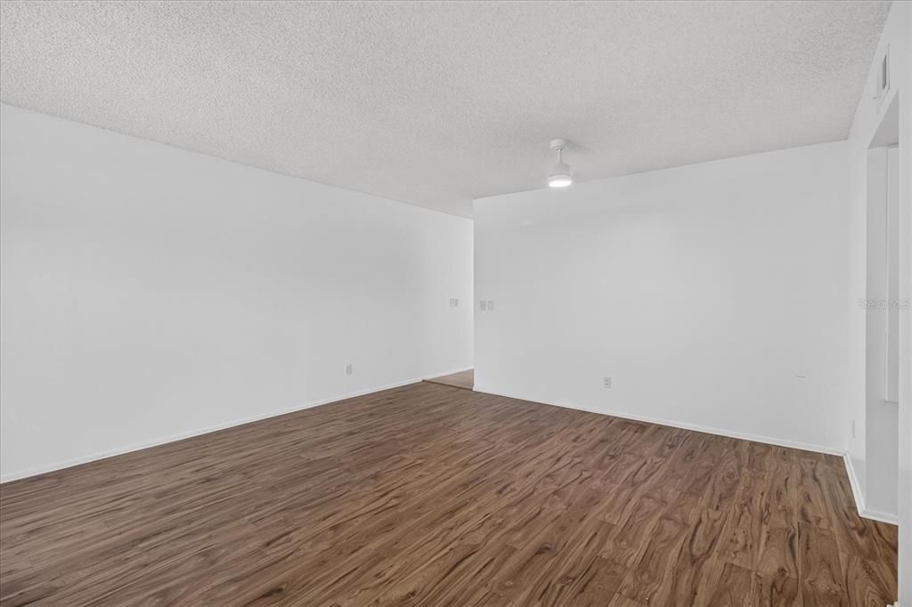 For Sale: $230,000 (2 beds, 2 baths, 1340 Square Feet)