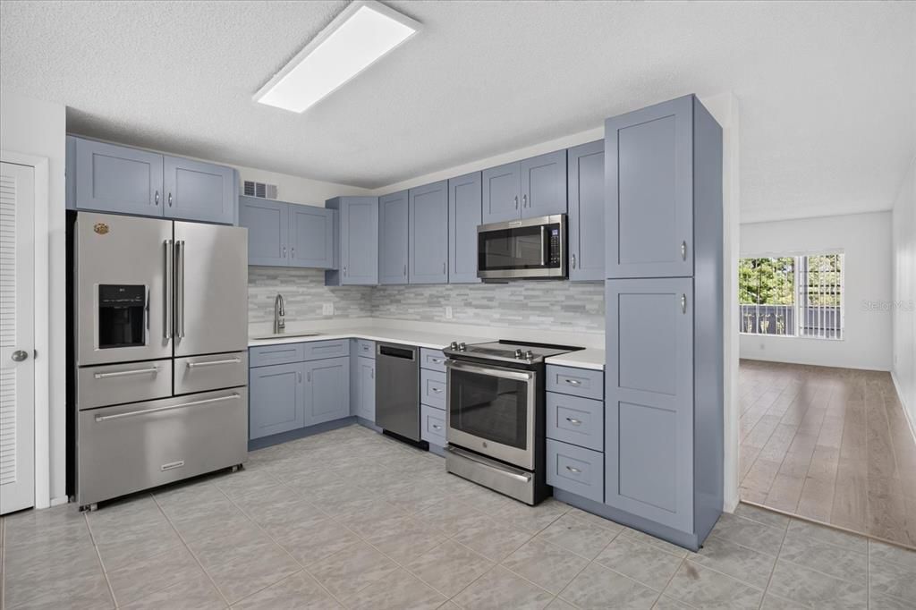 For Sale: $230,000 (2 beds, 2 baths, 1340 Square Feet)