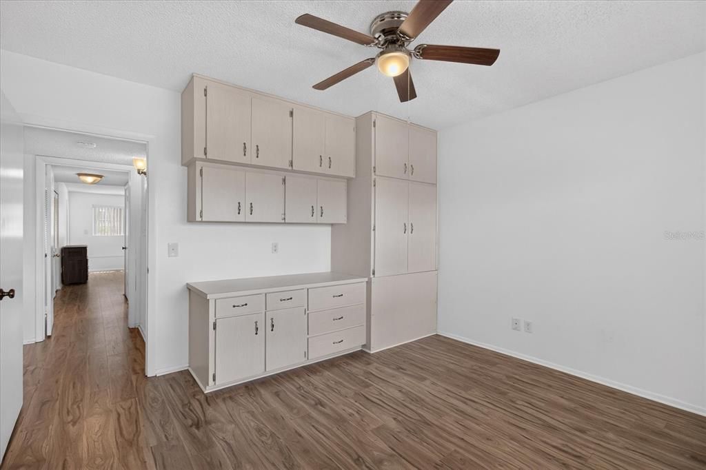 For Sale: $230,000 (2 beds, 2 baths, 1340 Square Feet)