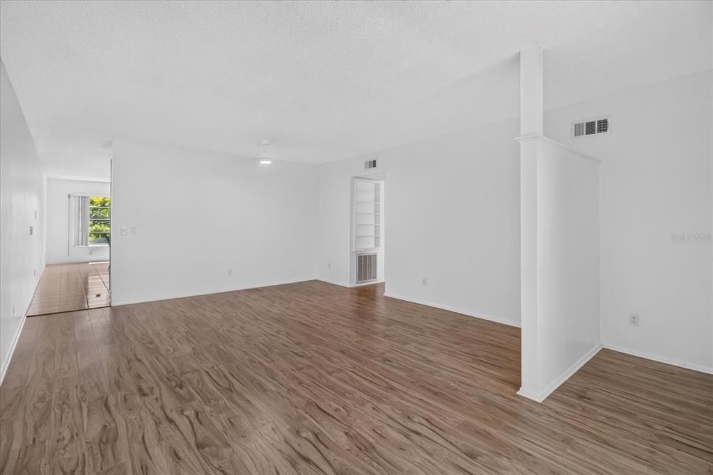 For Sale: $230,000 (2 beds, 2 baths, 1340 Square Feet)