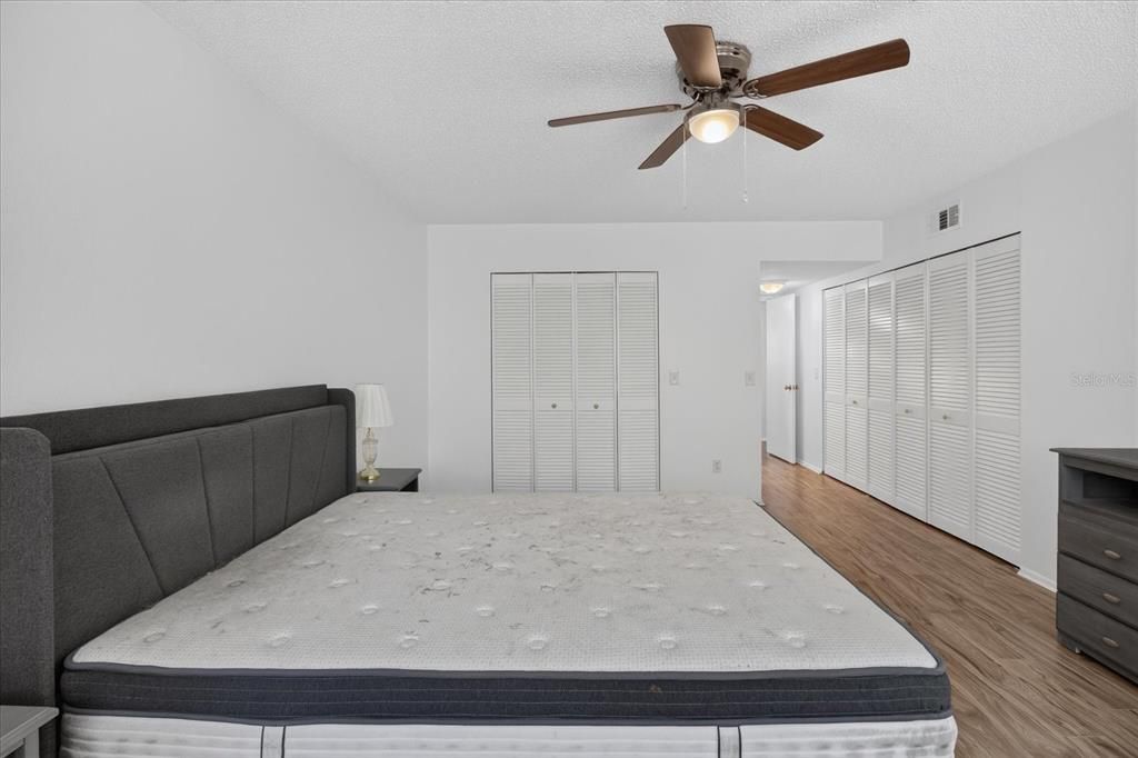 For Sale: $230,000 (2 beds, 2 baths, 1340 Square Feet)