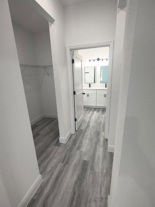 For Rent: $2,500 (4 beds, 3 baths, 1952 Square Feet)