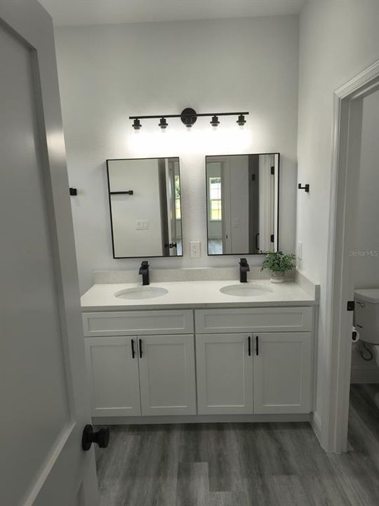 For Rent: $2,500 (4 beds, 3 baths, 1952 Square Feet)
