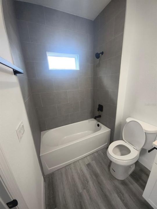 For Rent: $2,500 (4 beds, 3 baths, 1952 Square Feet)