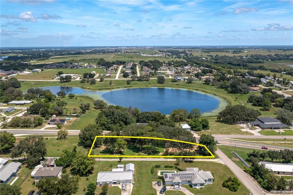 На продажу: $300,000 (0.80 acres)