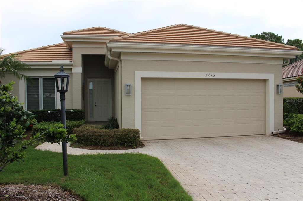 For Sale: $475,000 (2 beds, 2 baths, 1871 Square Feet)