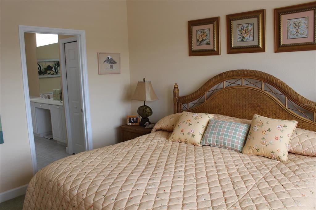 For Sale: $475,000 (2 beds, 2 baths, 1871 Square Feet)