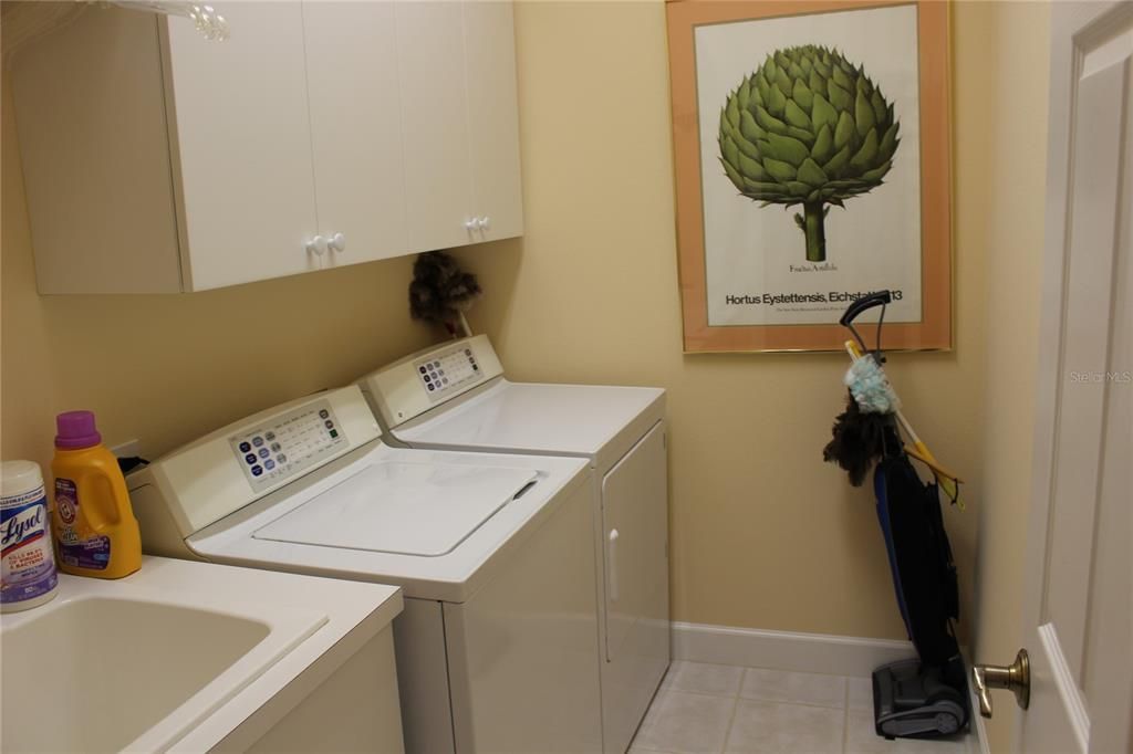 For Sale: $475,000 (2 beds, 2 baths, 1871 Square Feet)