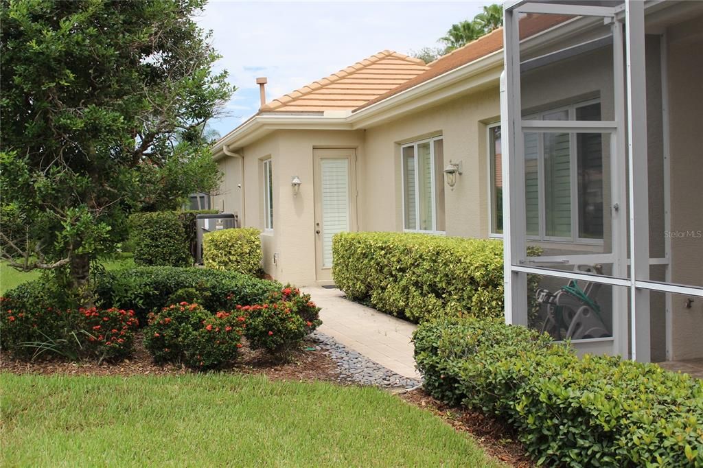 For Sale: $475,000 (2 beds, 2 baths, 1871 Square Feet)