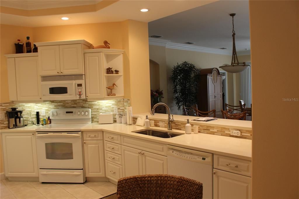 For Sale: $475,000 (2 beds, 2 baths, 1871 Square Feet)