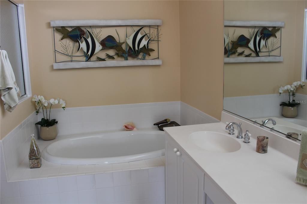For Sale: $475,000 (2 beds, 2 baths, 1871 Square Feet)