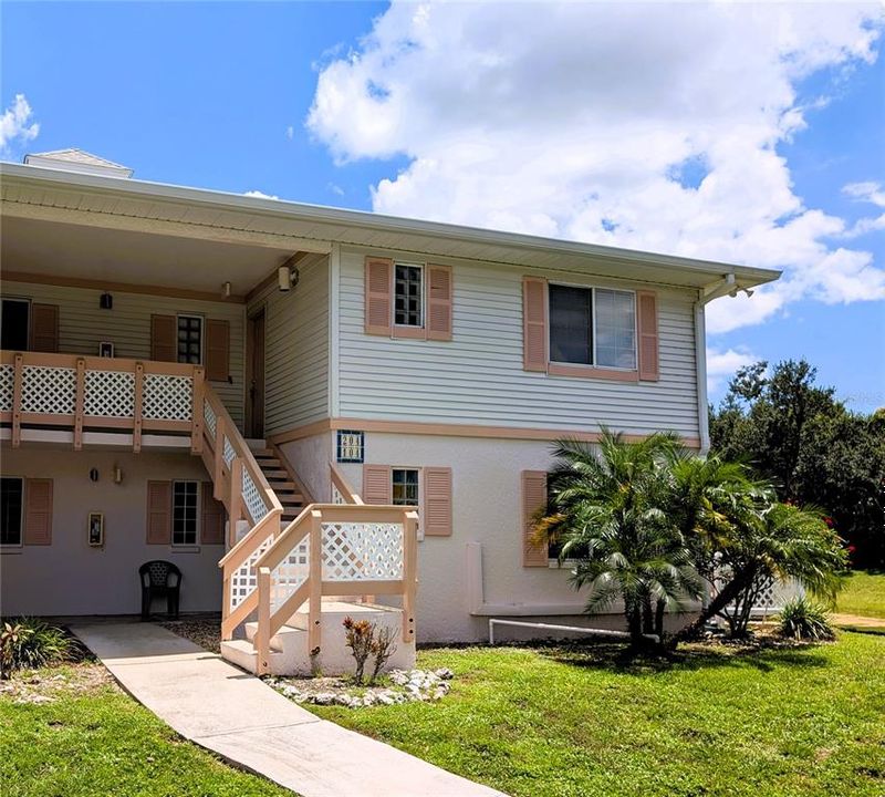 For Sale: $135,000 (2 beds, 2 baths, 848 Square Feet)