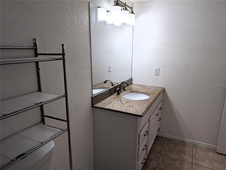 For Sale: $135,000 (2 beds, 2 baths, 848 Square Feet)