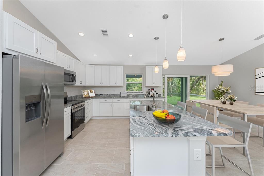 For Sale: $325,000 (3 beds, 2 baths, 1437 Square Feet)