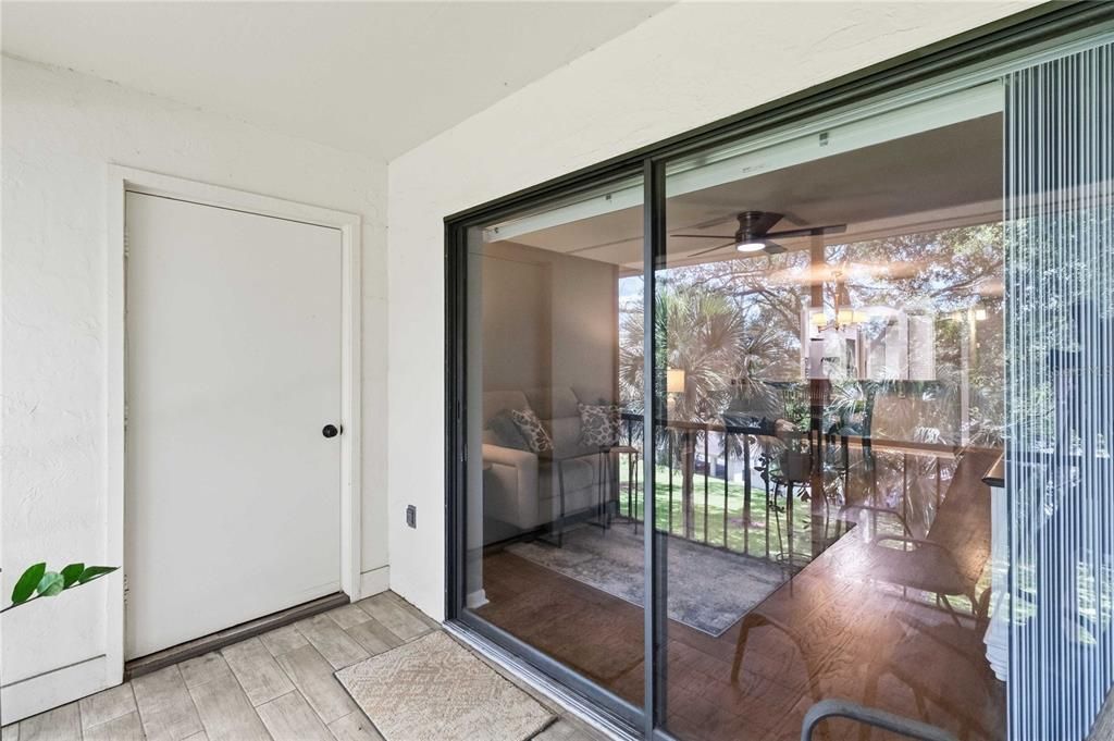 For Sale: $160,000 (2 beds, 1 baths, 929 Square Feet)