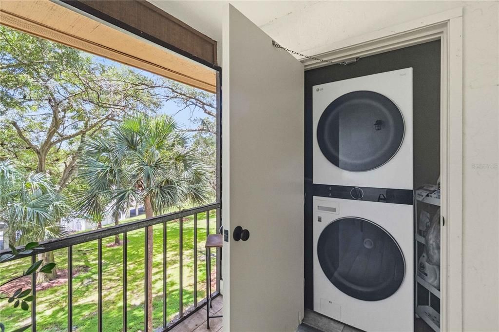 For Sale: $160,000 (2 beds, 1 baths, 929 Square Feet)
