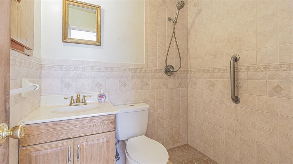 На продажу: $699,000 (5 спален, 3 ванн, 1820 Квадратных фут)