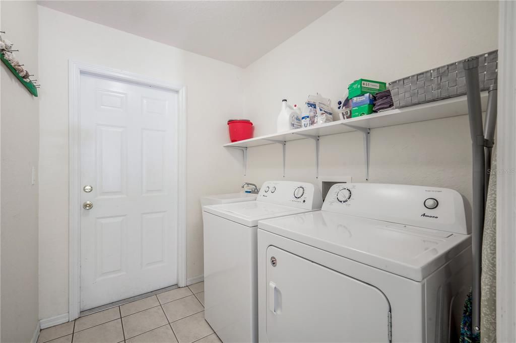 For Sale: $449,900 (3 beds, 2 baths, 2037 Square Feet)