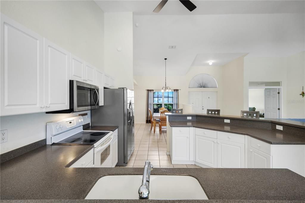 For Sale: $449,900 (3 beds, 2 baths, 2037 Square Feet)