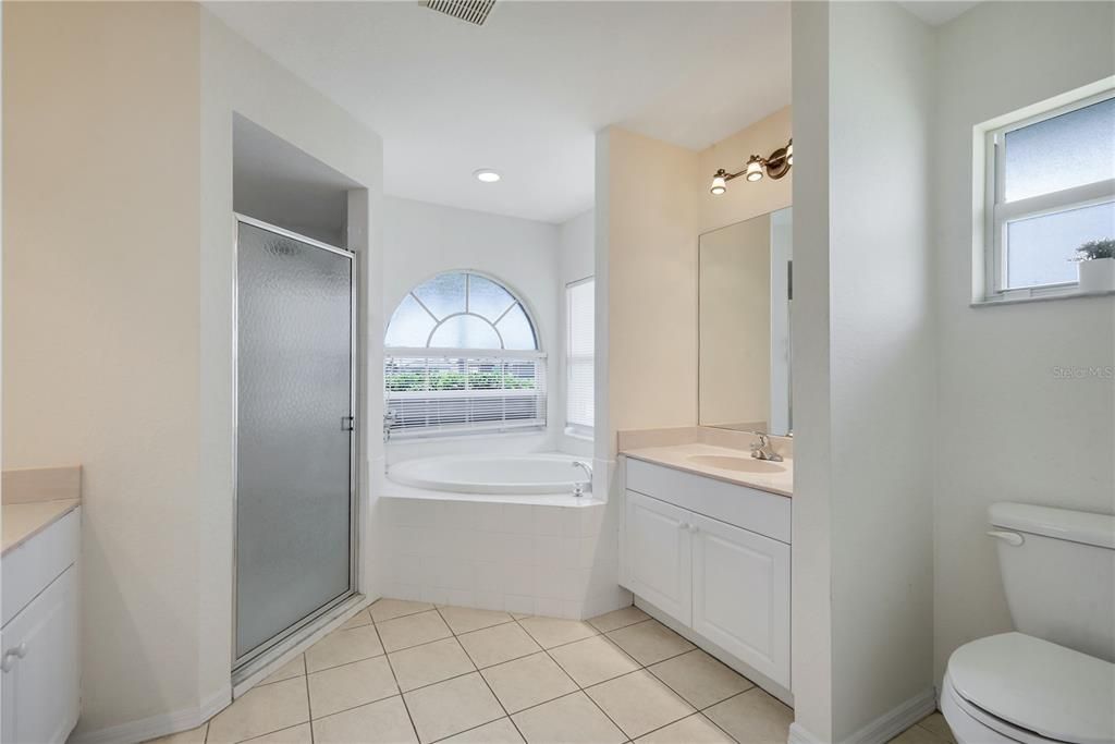 For Sale: $449,900 (3 beds, 2 baths, 2037 Square Feet)