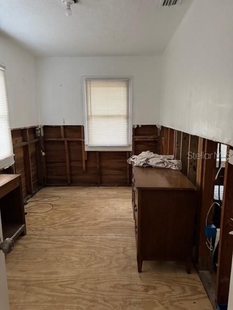 For Sale: $229,900 (3 beds, 1 baths, 1421 Square Feet)