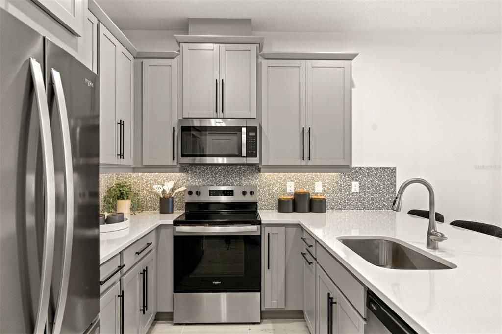 На продажу: $389,990 (3 спален, 2 ванн, 1678 Квадратных фут)