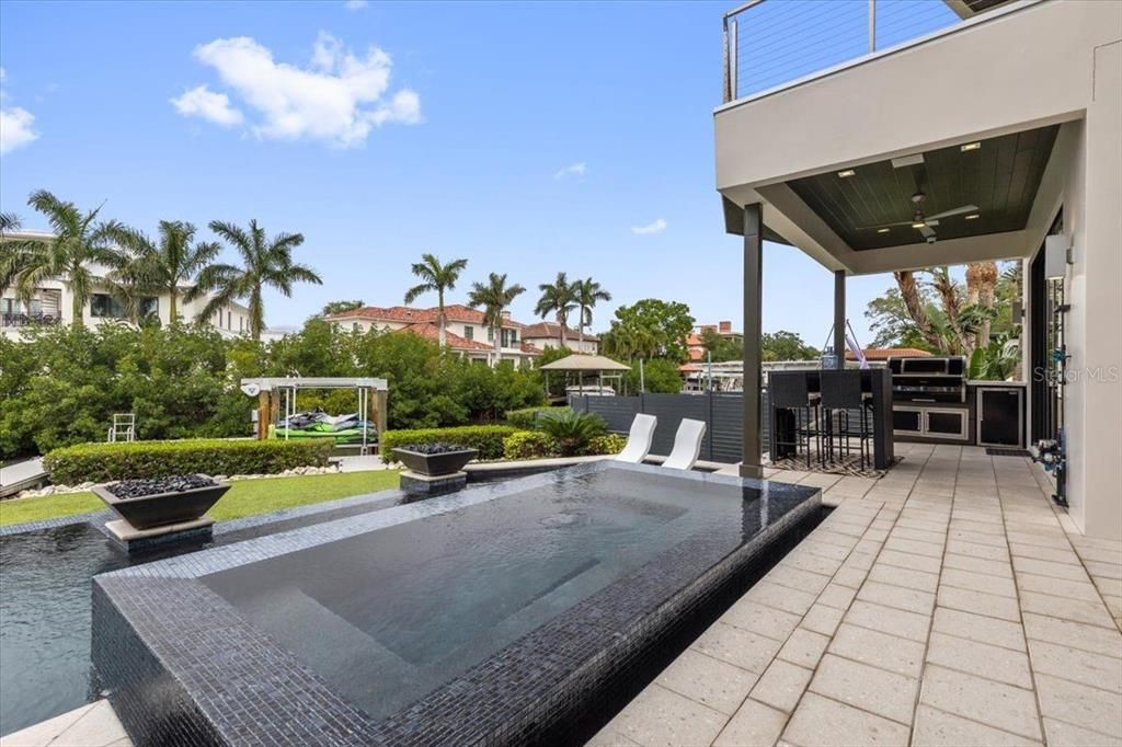 En Venta: $6,995,000 (6 camas, 6 baños, 7250 Pies cuadrados)