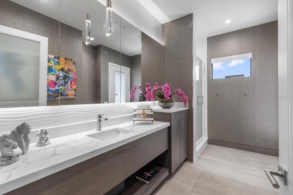 En Venta: $6,995,000 (6 camas, 6 baños, 7250 Pies cuadrados)
