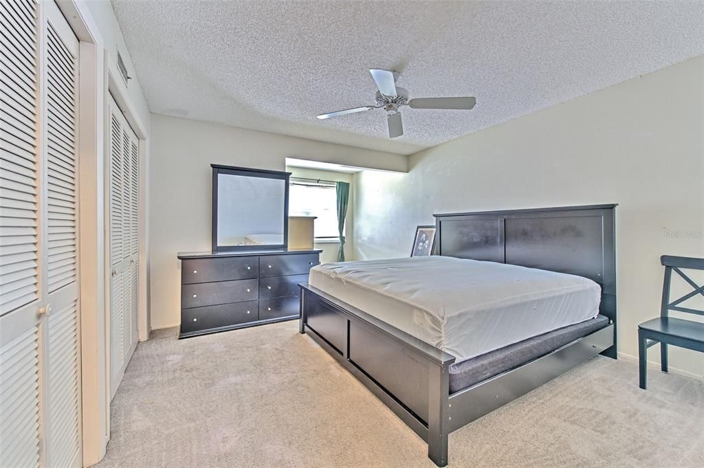 For Sale: $158,000 (2 beds, 2 baths, 1284 Square Feet)