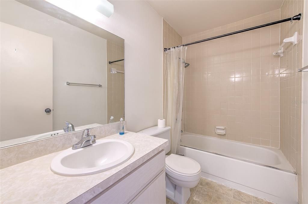 For Sale: $158,000 (2 beds, 2 baths, 1284 Square Feet)