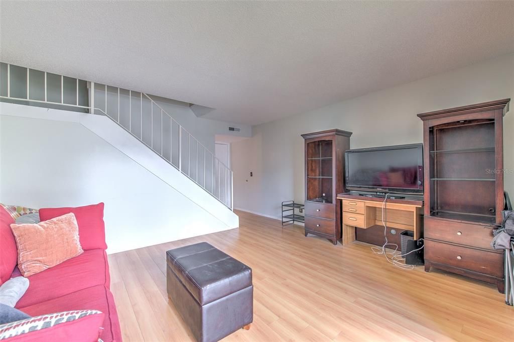For Sale: $158,000 (2 beds, 2 baths, 1284 Square Feet)
