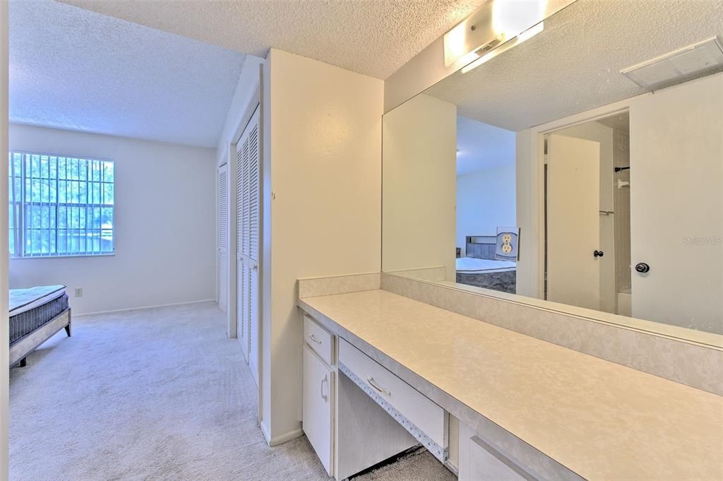 For Sale: $158,000 (2 beds, 2 baths, 1284 Square Feet)