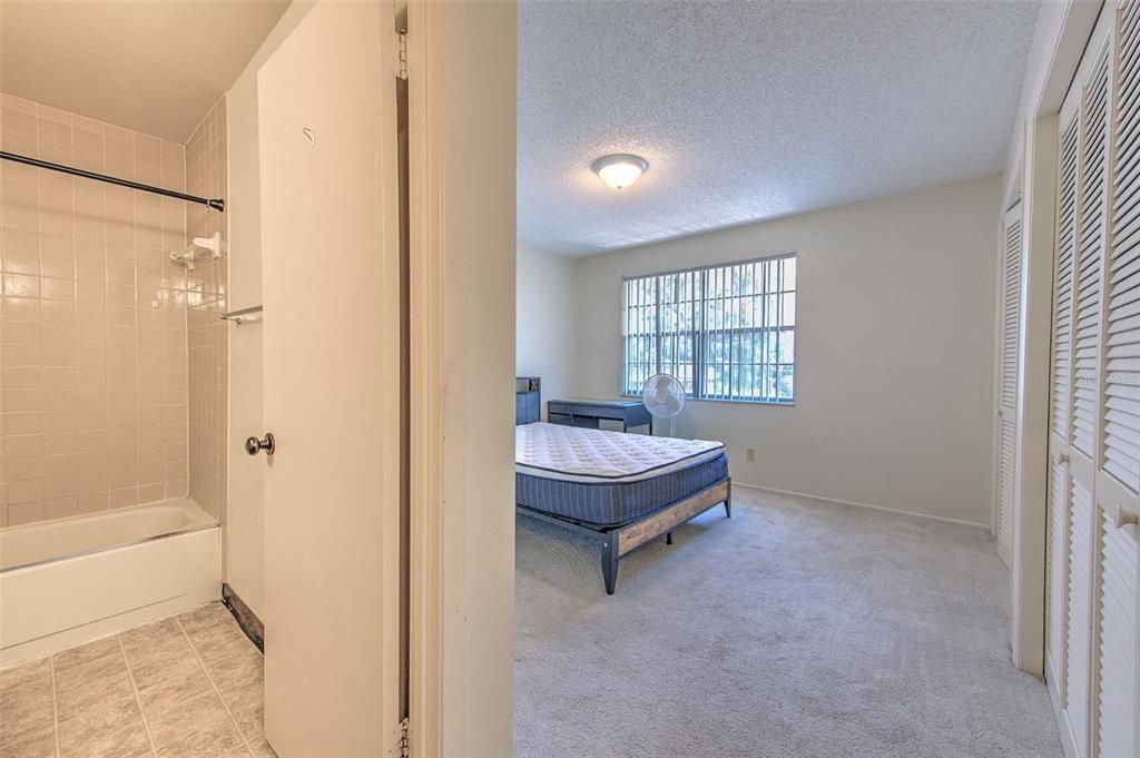 For Sale: $158,000 (2 beds, 2 baths, 1284 Square Feet)