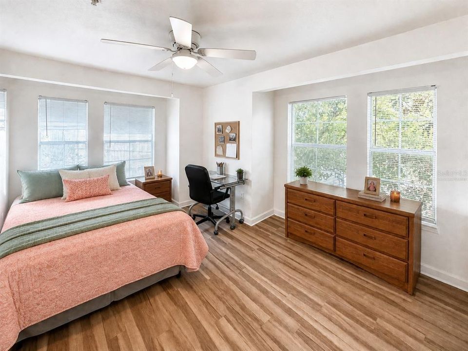 En Venta: $349,000 (4 camas, 4 baños, 1424 Pies cuadrados)