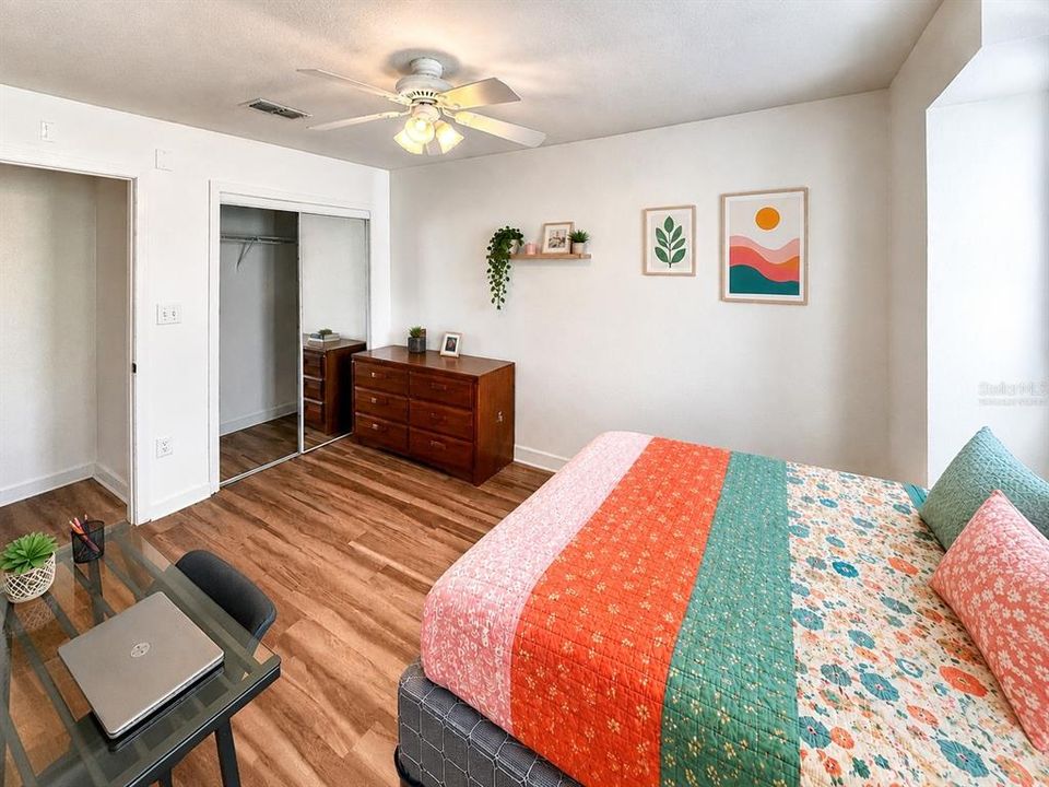 En Venta: $349,000 (4 camas, 4 baños, 1424 Pies cuadrados)