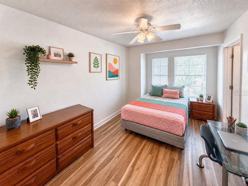 En Venta: $349,000 (4 camas, 4 baños, 1424 Pies cuadrados)