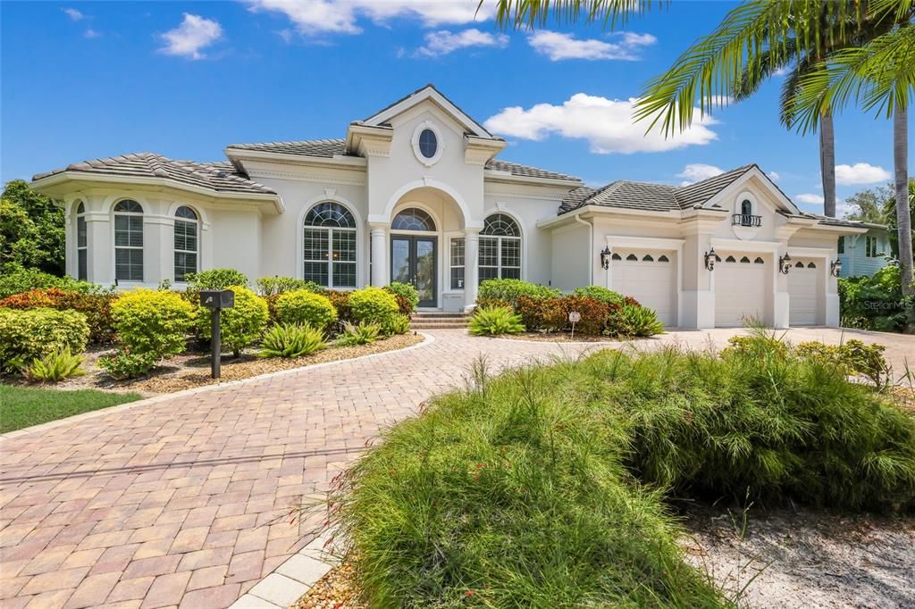 For Sale: $2,990,000 (3 beds, 3 baths, 3779 Square Feet)
