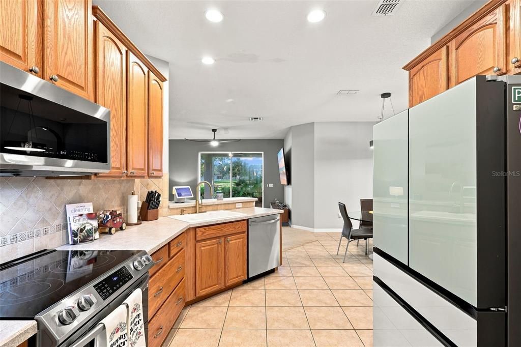 For Sale: $439,900 (4 beds, 3 baths, 2166 Square Feet)